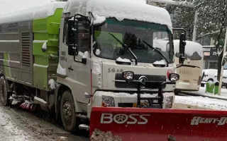 铲雪车